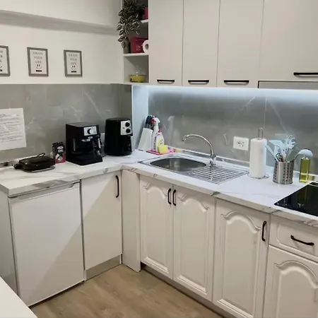 Cozy In Center Apartment *