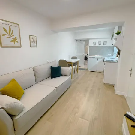 Cozy In Center Apartment Tirana